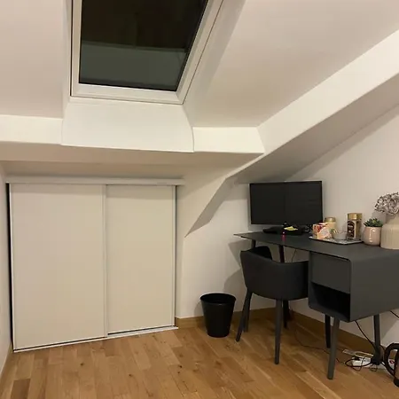 Apartment A Entierement Refait A Neuf *